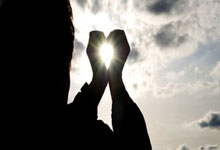 曼城大胜对手，提前锁定晋级资格